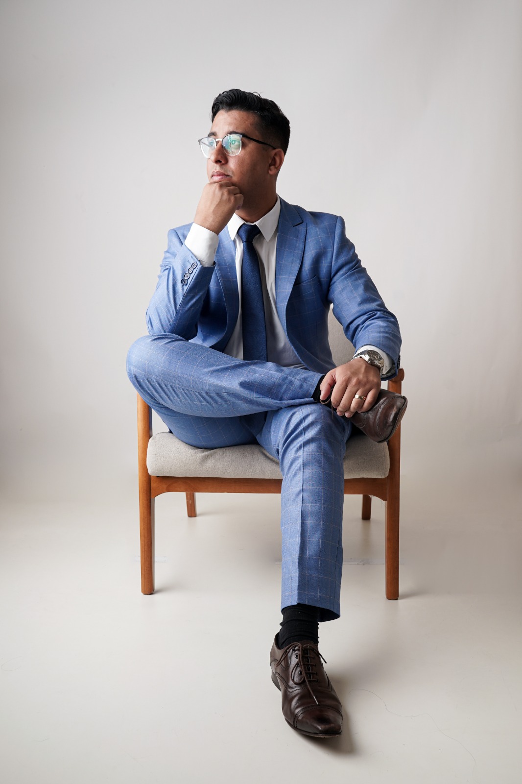 Dr. Lucas em escritório